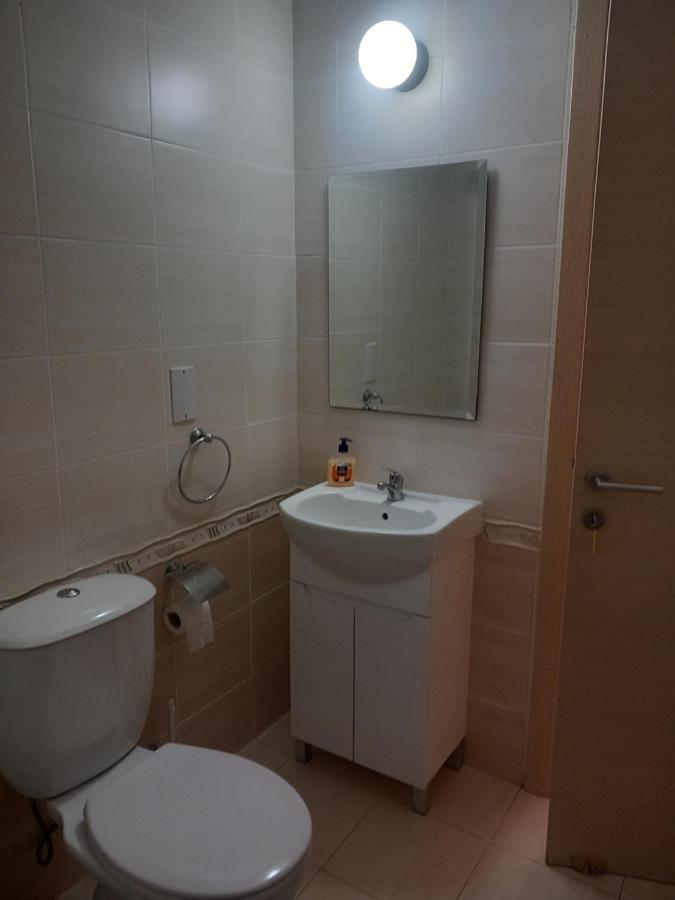 Barlee'S Apartment Paralímni Kültér fotó